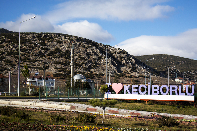 MjAxOTAxMDMxMTE2NTA4NjIzNQ