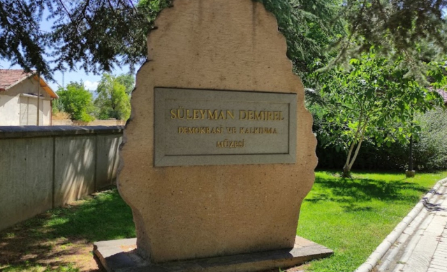 Suleyman Demirel Demokrasi ve Kalkinma Muzesi 21